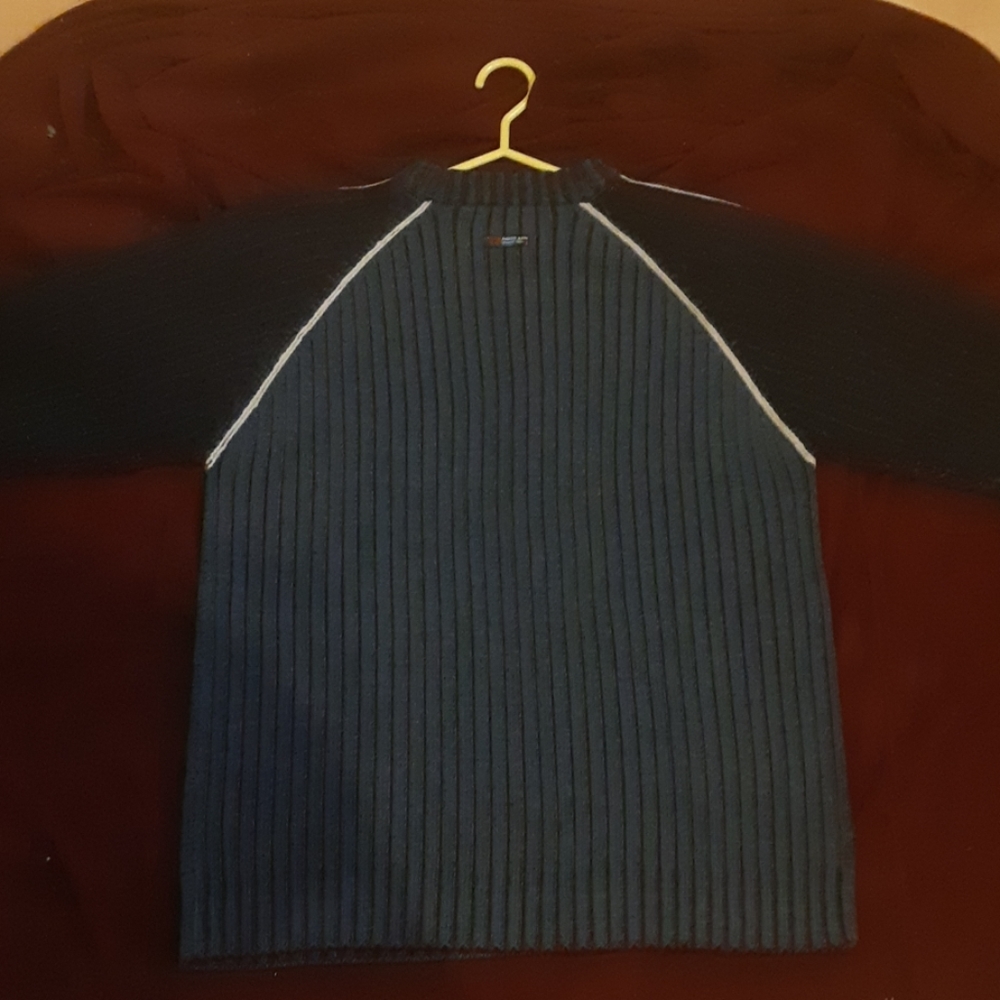 Sweater - Picture 4 of 4